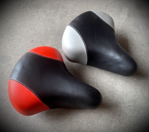 Седло 24-28" двухцветное (аналог: Stels) модель: 016-002