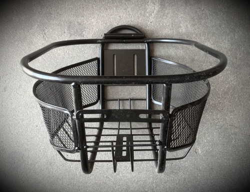 Корзина передняя из металлической проволки, овальная с креплением.
