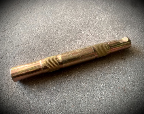 Вал каретки дор.под 203 подшипник (голый)