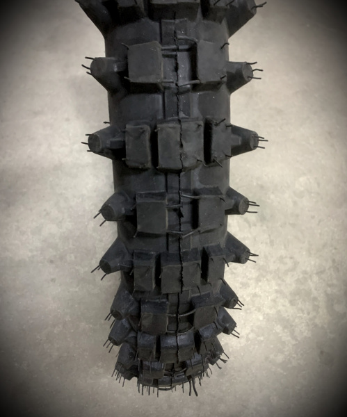 Шина пневматическая для мотоциклов 3.75-19 68P Л-96