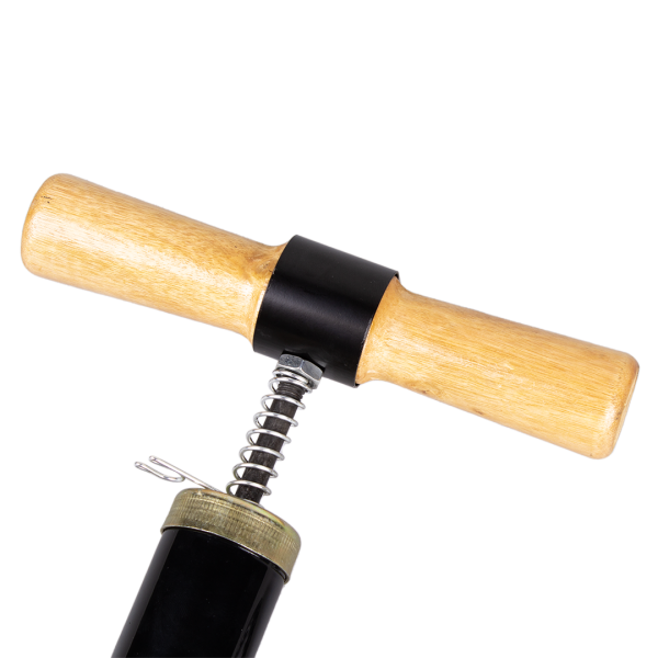 Насос ручной (007) напольный (стальной) , деревянная ручка, шланг A/V, 600 мм