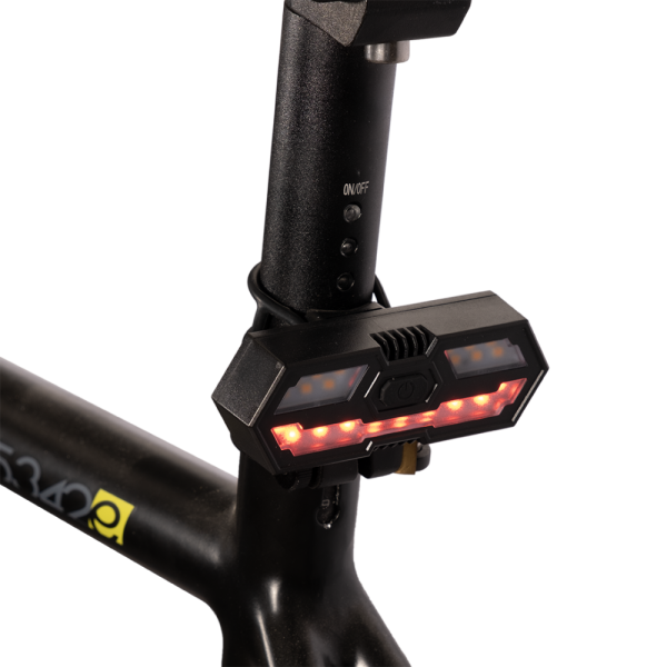 Задний фонарь велосипед. на пульте управления, 6 режимов, USB кабель, 2 ремешка, 2 крепления, 100 люмен, USB-кабель для зарядки