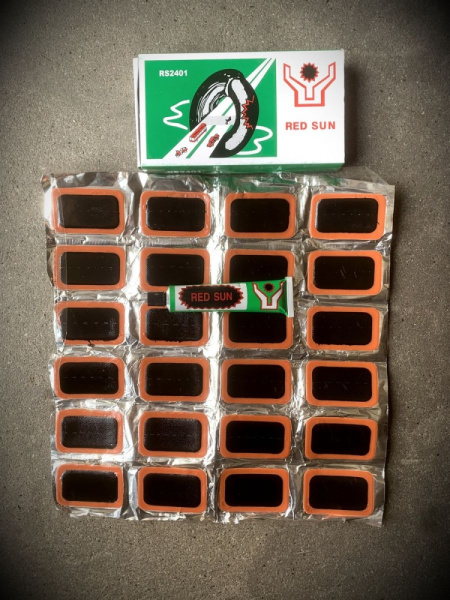 Аптечка 6-180050 YP-3207A 6 заплаток+клей+метал.терка+2 пласт. монтировки THUMBS UP