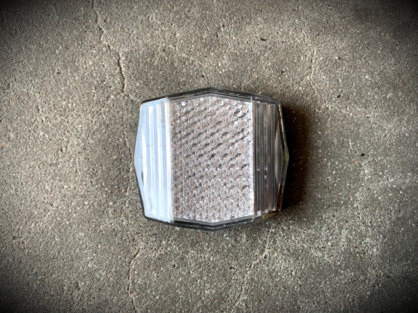 Катафот белый под саморез