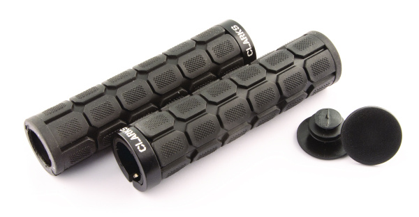Ручки .CLO219 на руль 3-190 резиновые 130мм с 1 фиксат. черные анодир. CLARKS