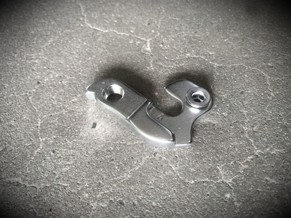 Держатель 6-170006 "петух" A-HG006 для заднего перекл. серебр. A-FORGE