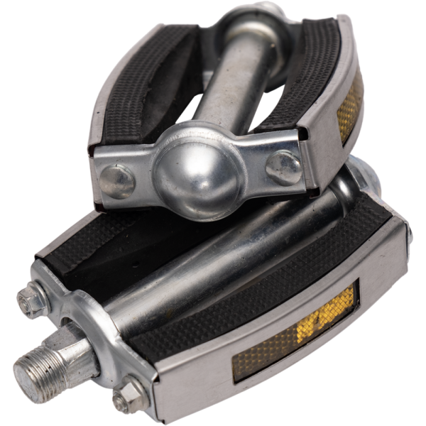 Педаль металло-резиновая овальная, в метал. окантовке с катафотами. резьба М14